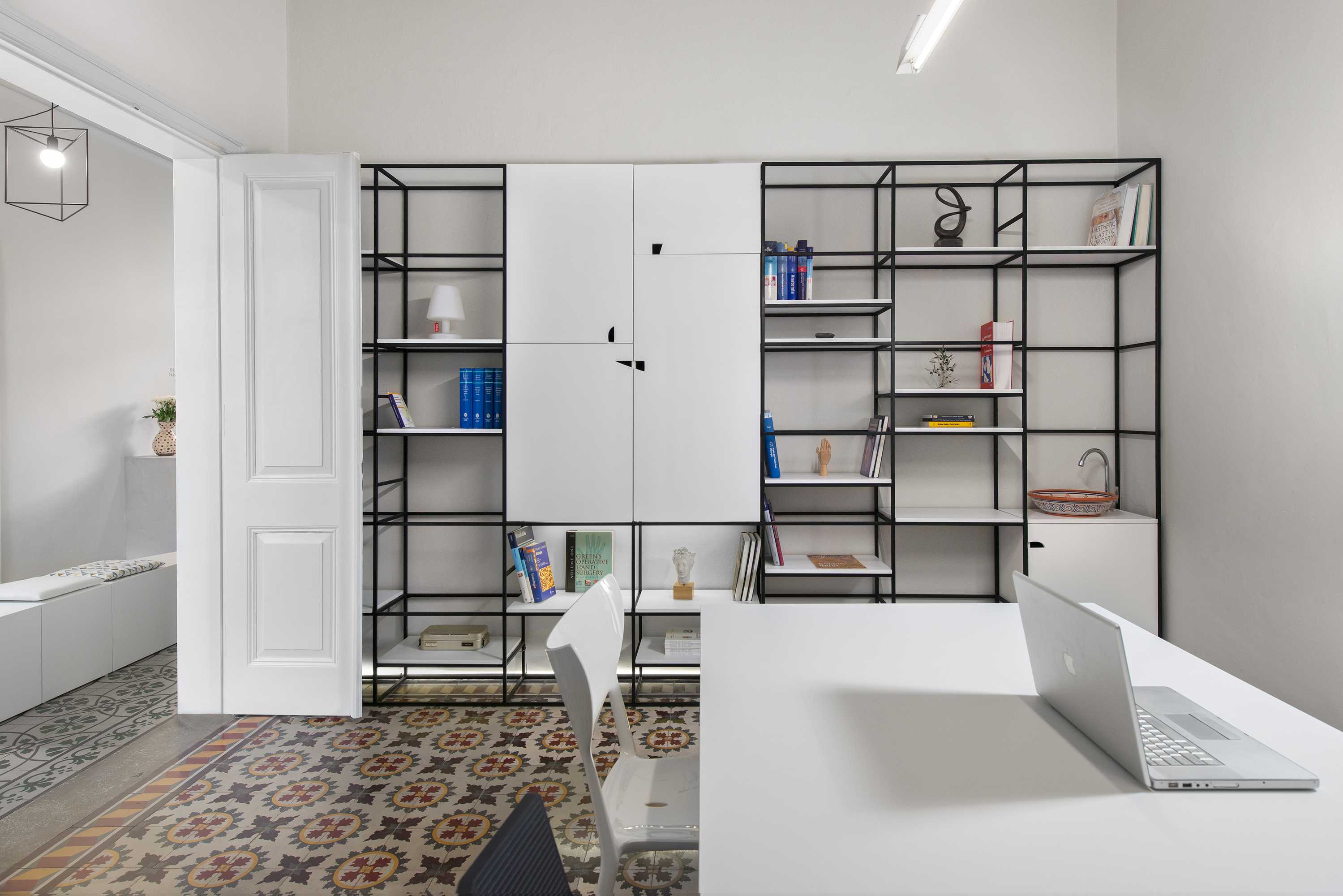 历史与未来交融的整形诊所设计-17