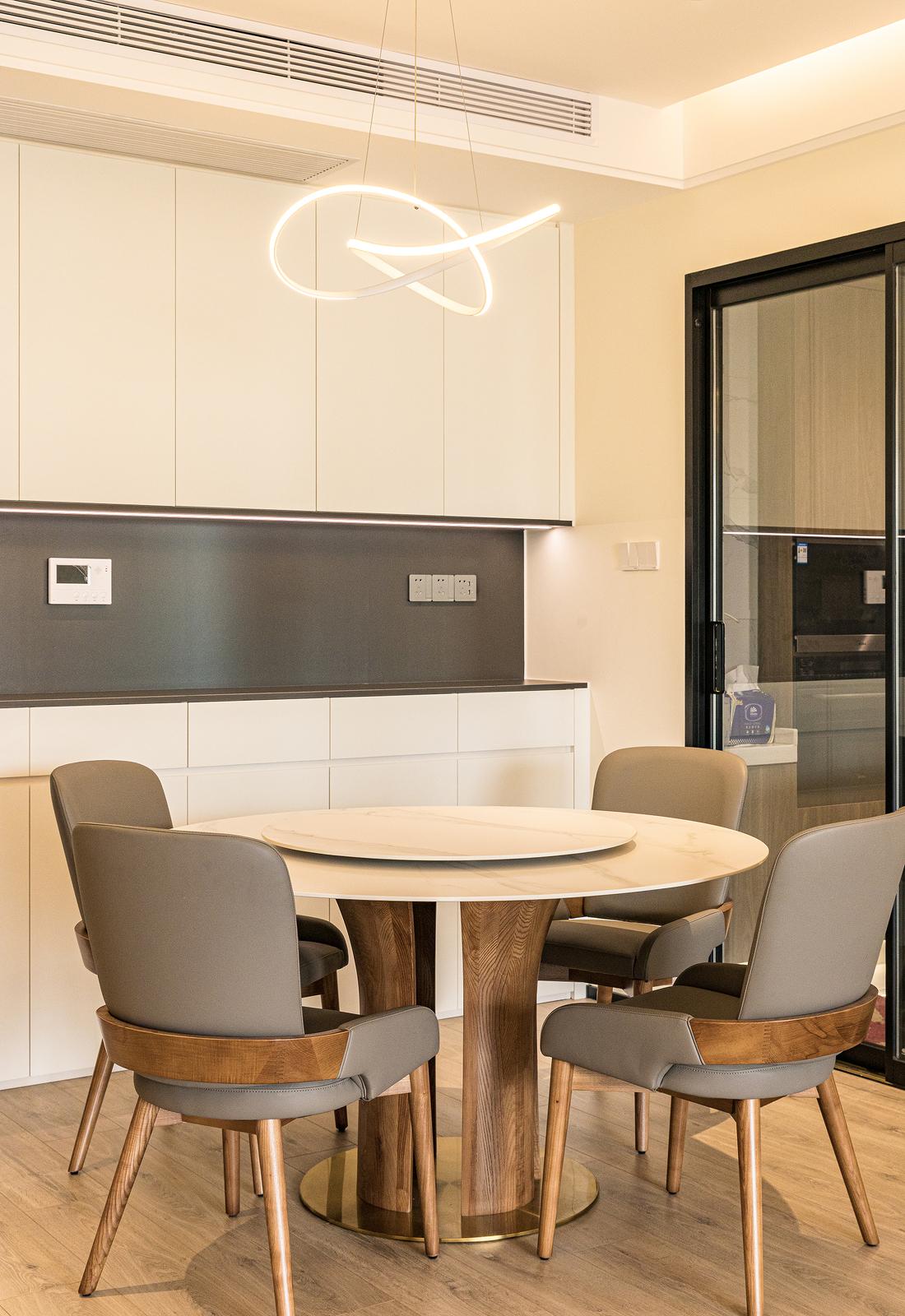 悠舍 · 黑白灰的温馨空间设计-17