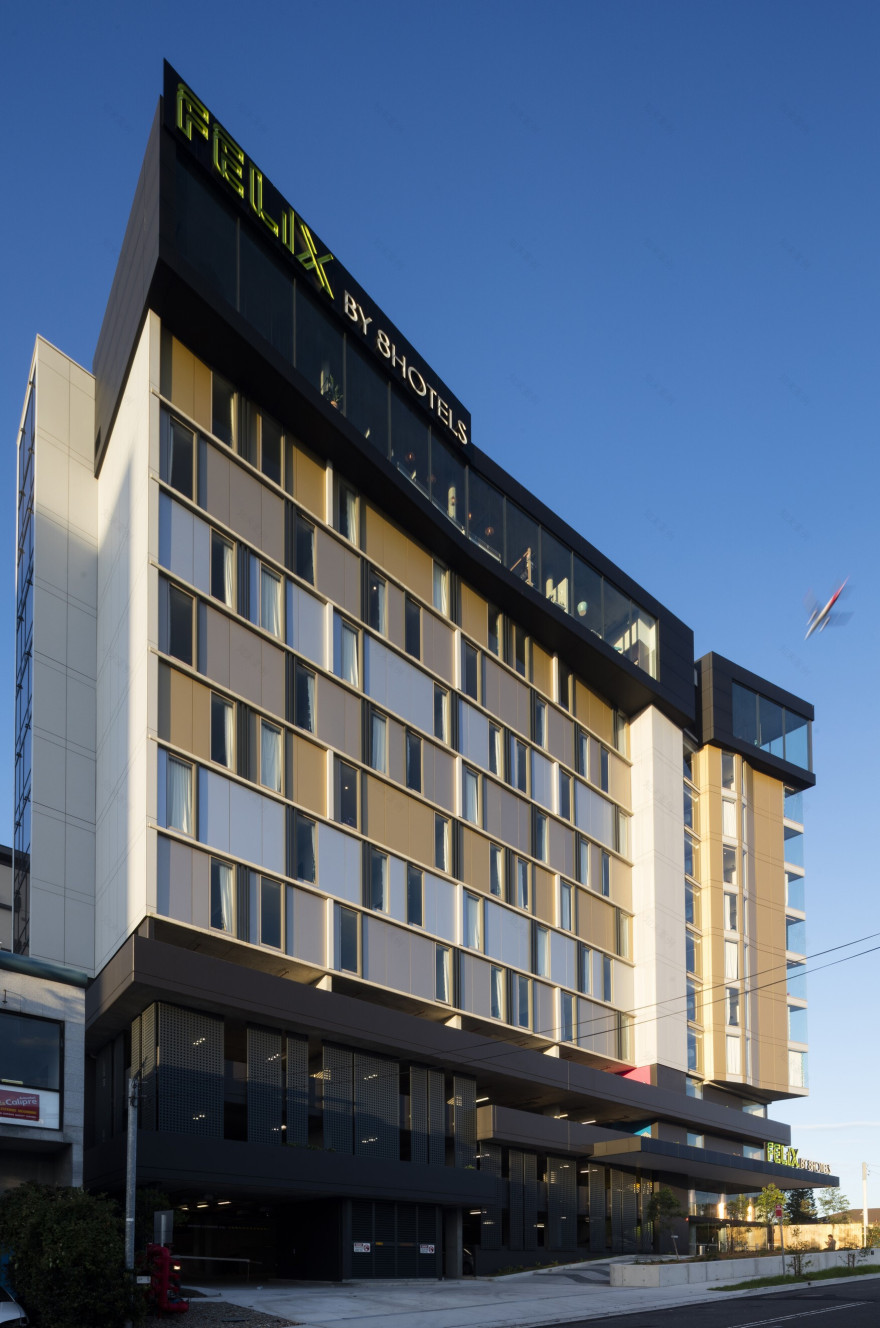 颠覆传统,澳大利亚“Felix 酒店”呈现 60 年代航空黄金时代-15