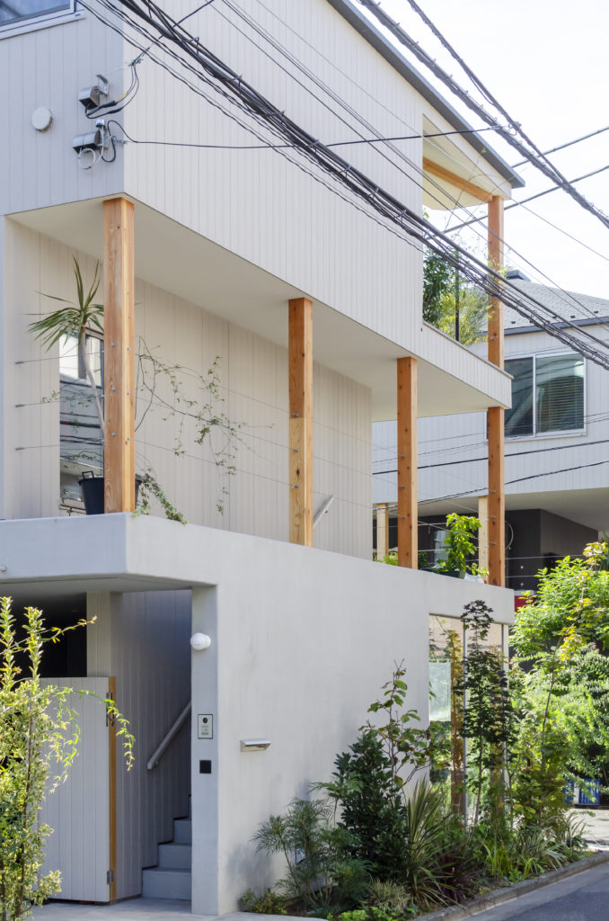 日本文化とグリーンの融合緑のルーフバルコニーが内と外とを曖昧に繋ぐ | Architecture | 100%LiFE-4