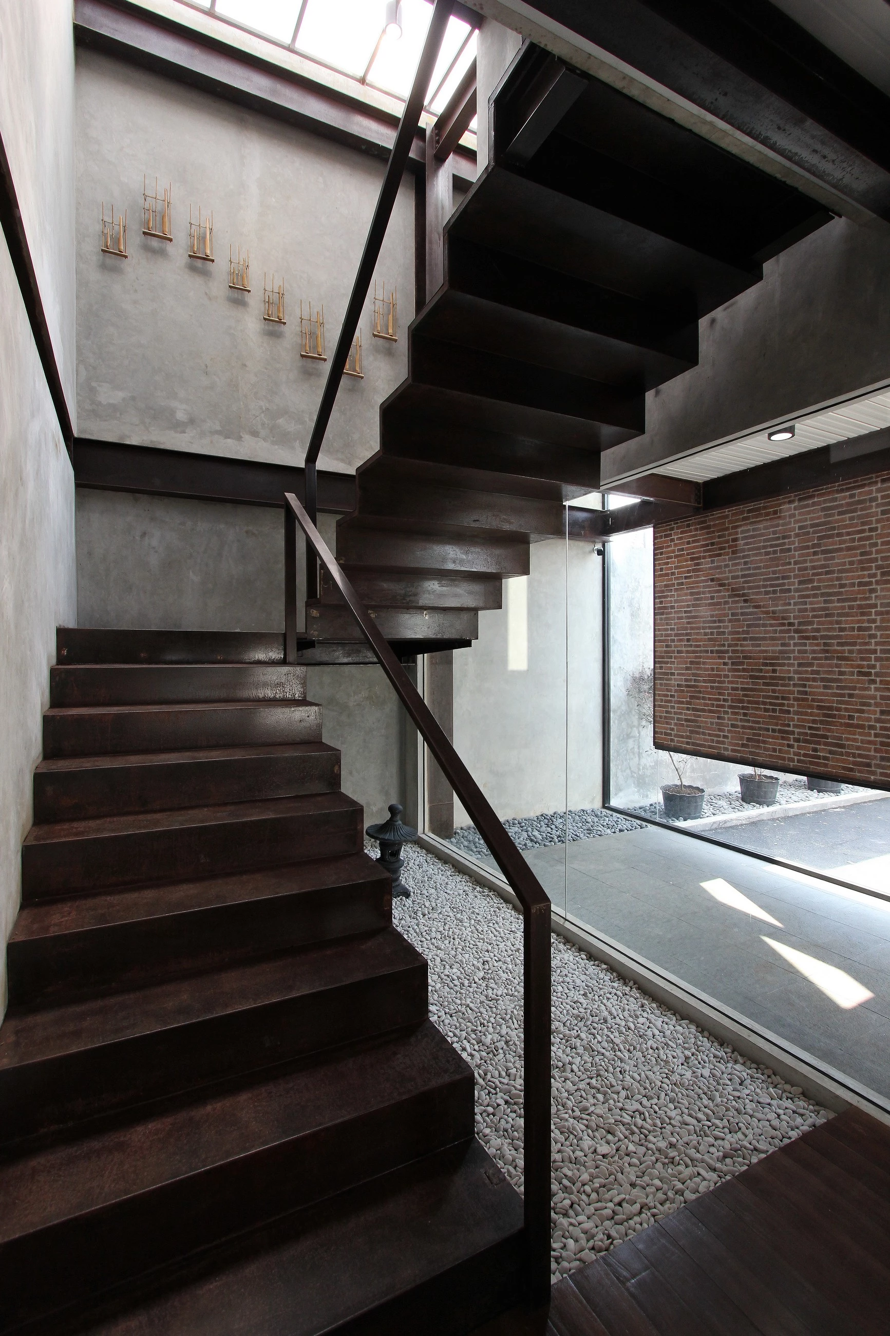 印尼工业风办公室设计 | 满足五感的舒适空间-17