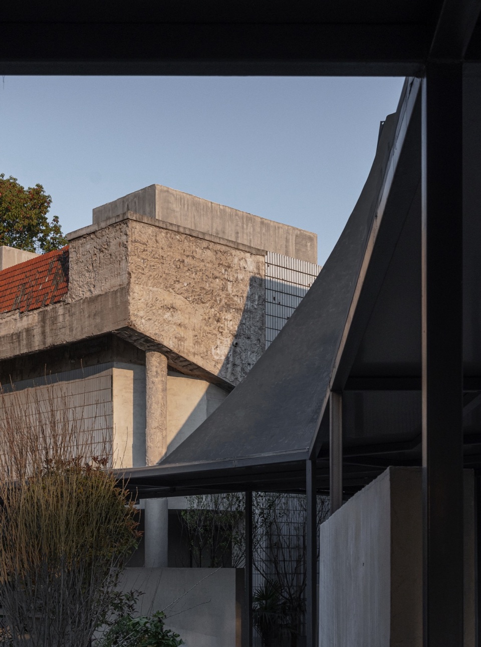 先锋鉴湖书店（鉴湖取水岛市政设施更新项目）丨中国绍兴丨大舍建筑设计事务所,同济大学建筑设计研究院等-43