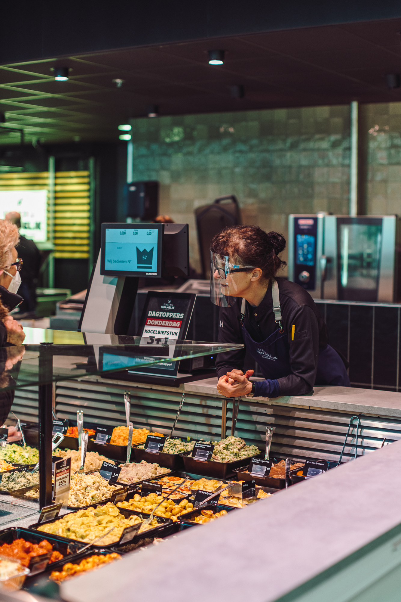 荷兰马斯特里赫特“Van Melik Bufkes”肉铺设计-5