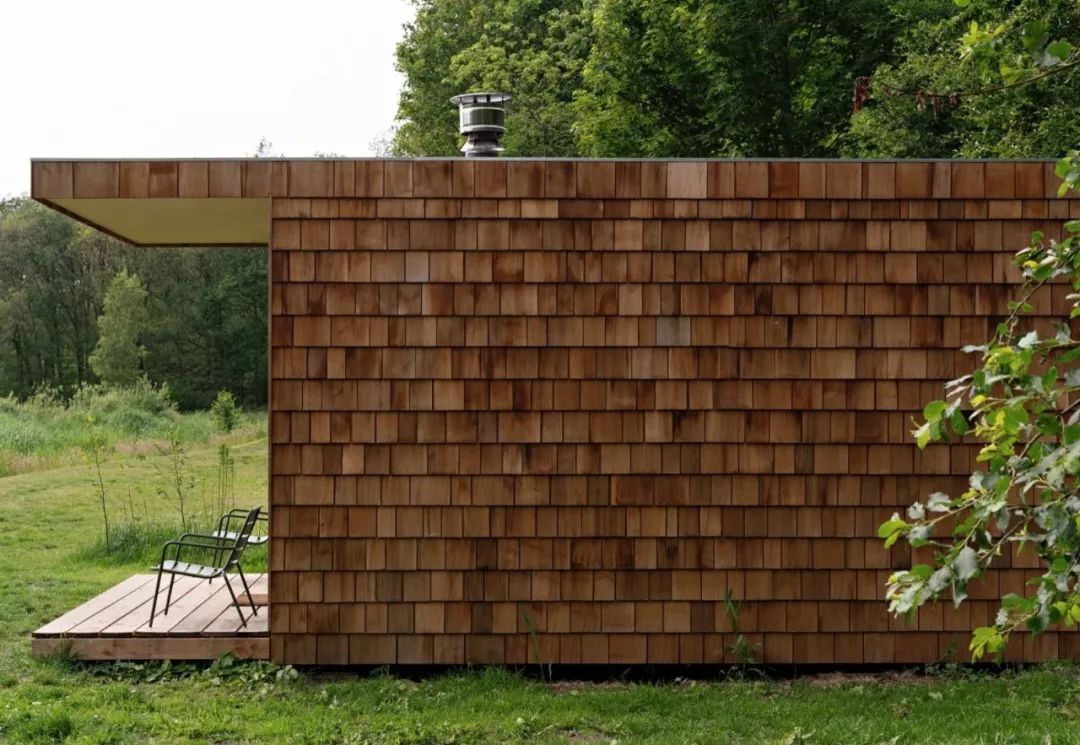 荷兰田园风光中的迷你小木屋-18