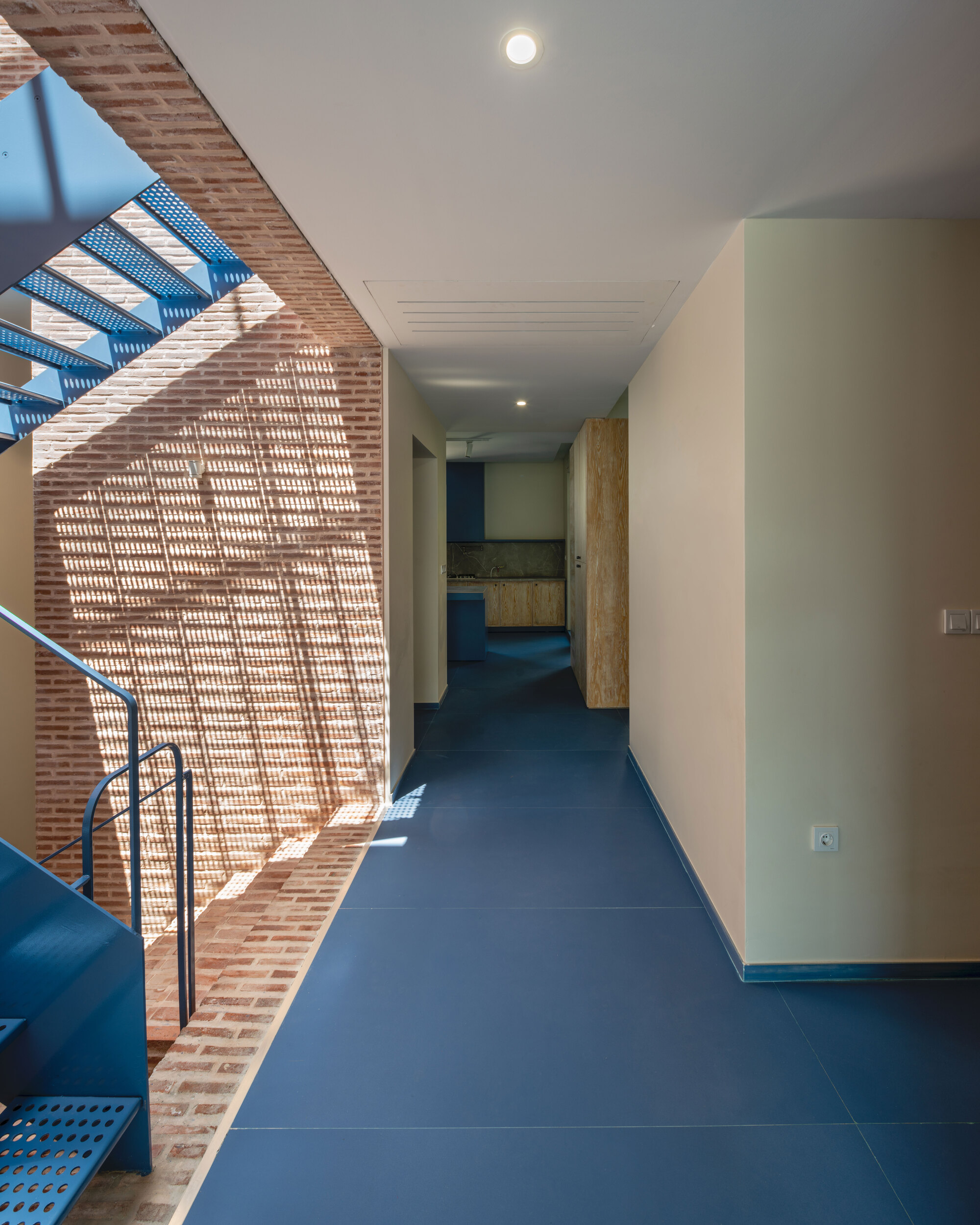 卡拉 OK 厅,男士办公室丨伊朗-24