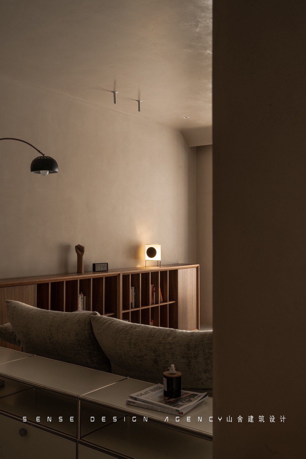 低调“微水泥”与中古家具的新玩法-5