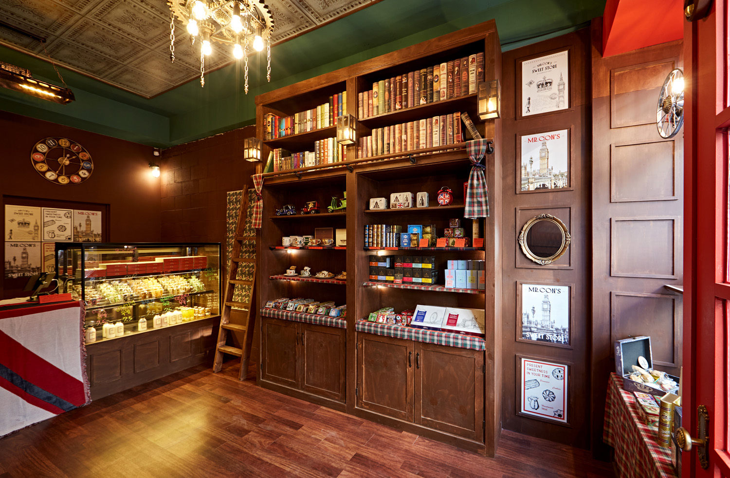 红色外观,12 平米小空间的大设计-5