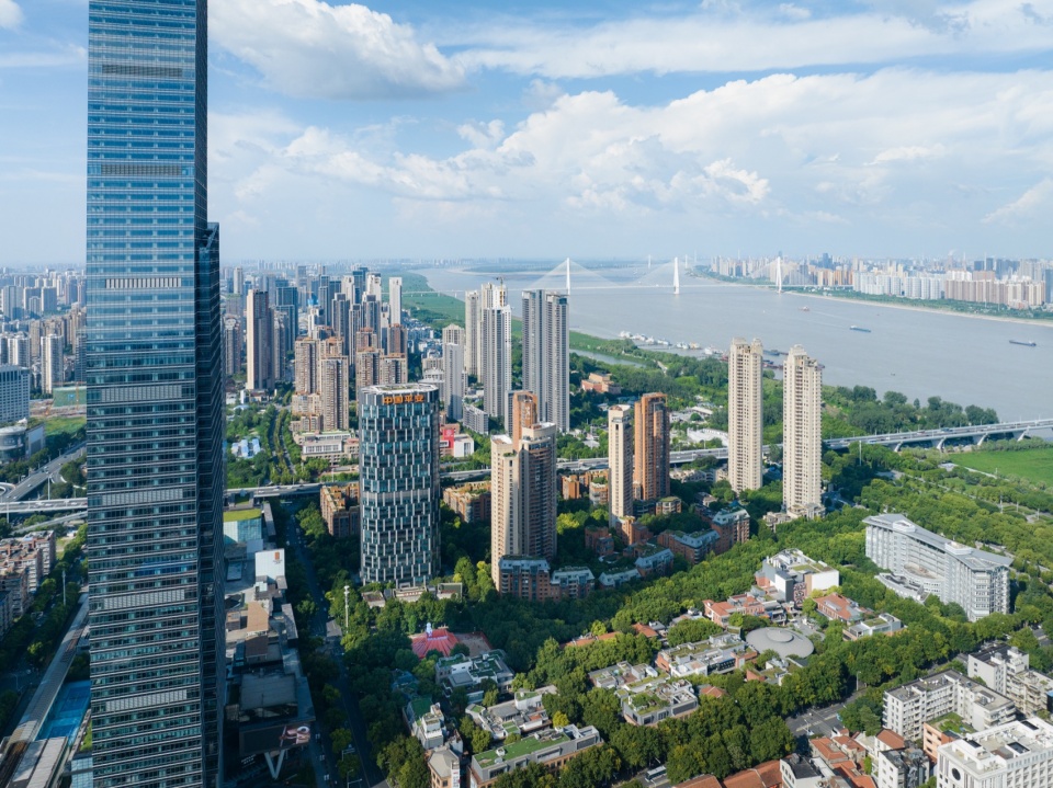 武汉天地“DIVE IN SUMMER 潮涌派对”丨中国武汉丨UAO 瑞拓设计-9