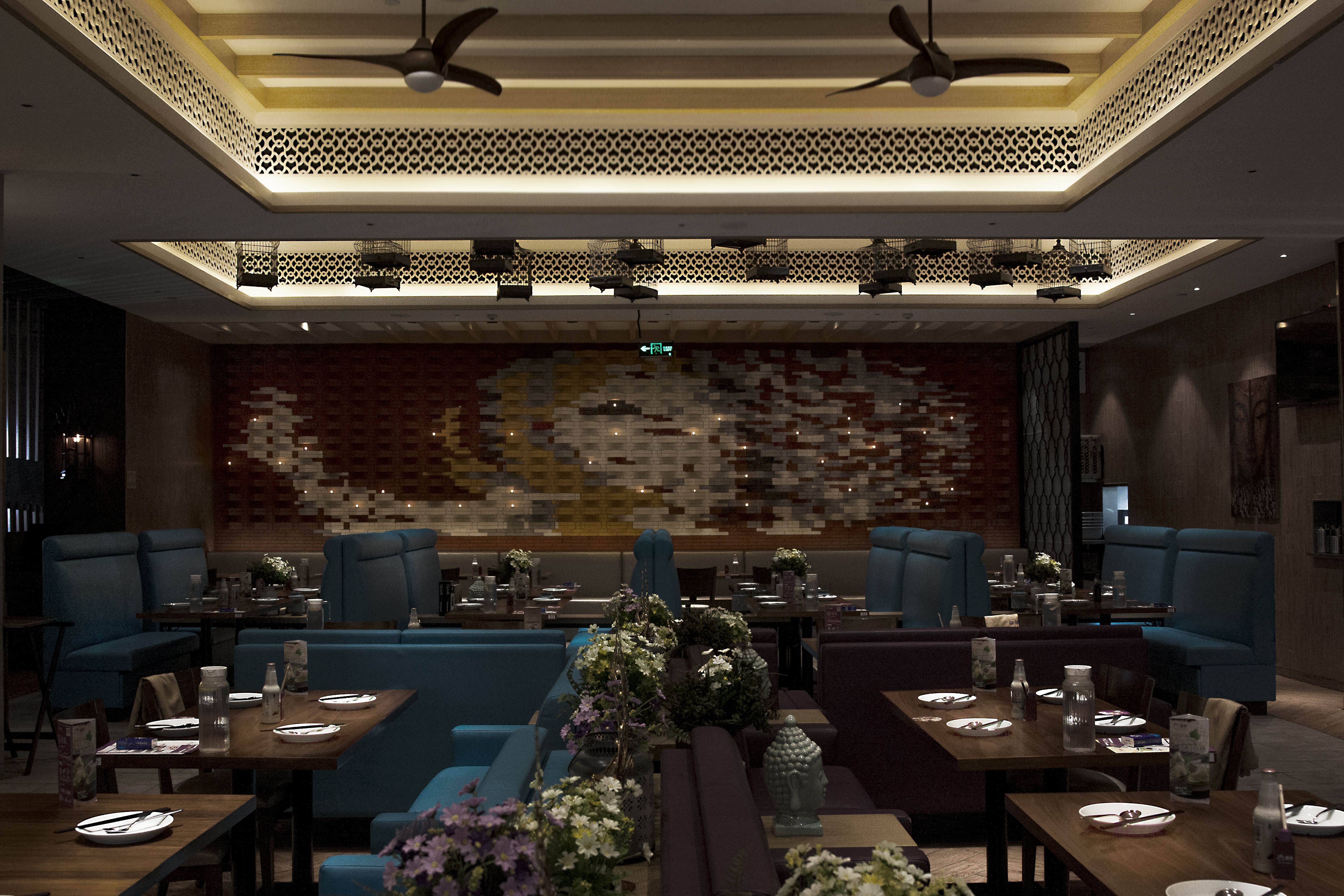 泰国风情与现代元素完美融合的餐厅设计-18