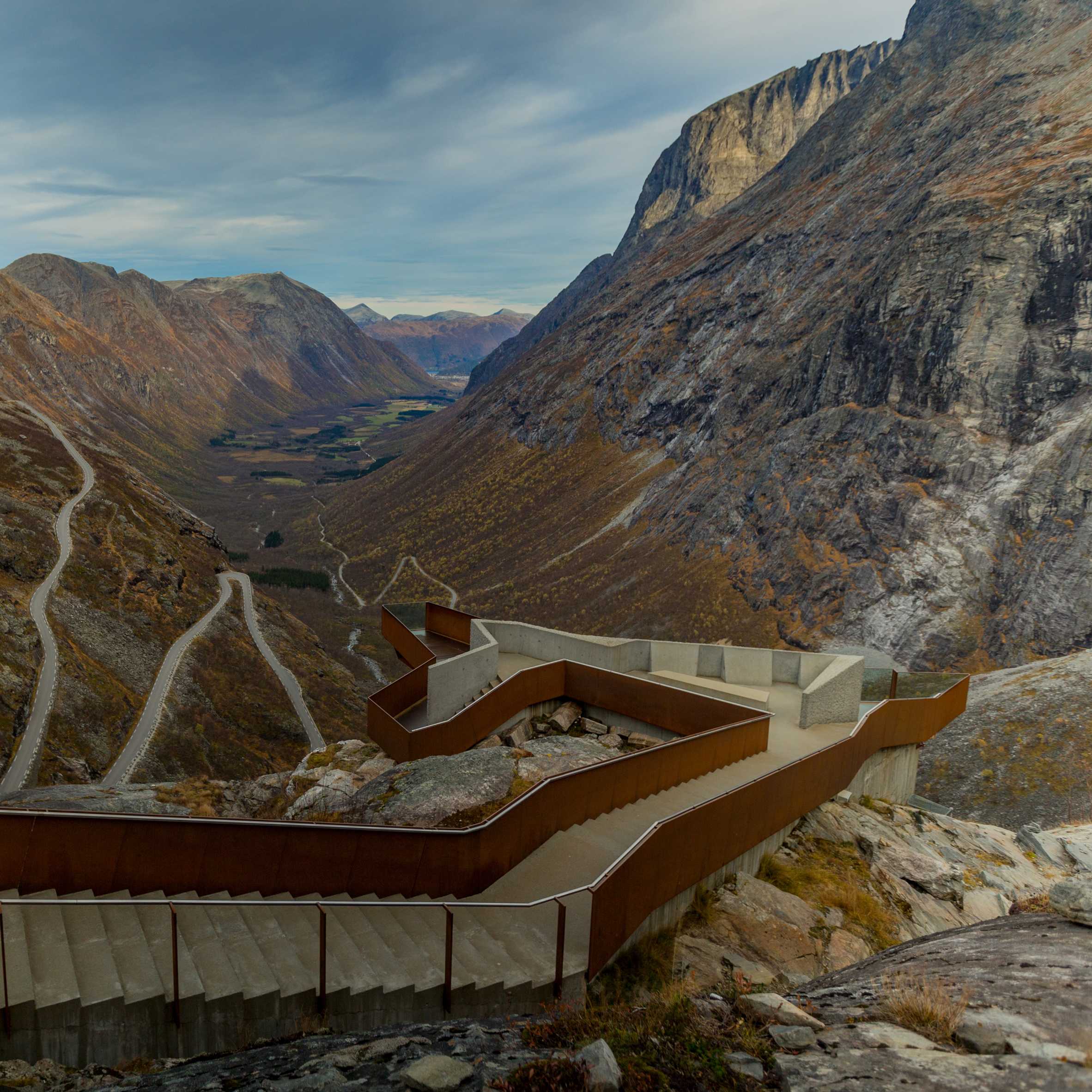 Timelapse movie captures Trollstigen Visitor Centre in Norwegian mountains-0