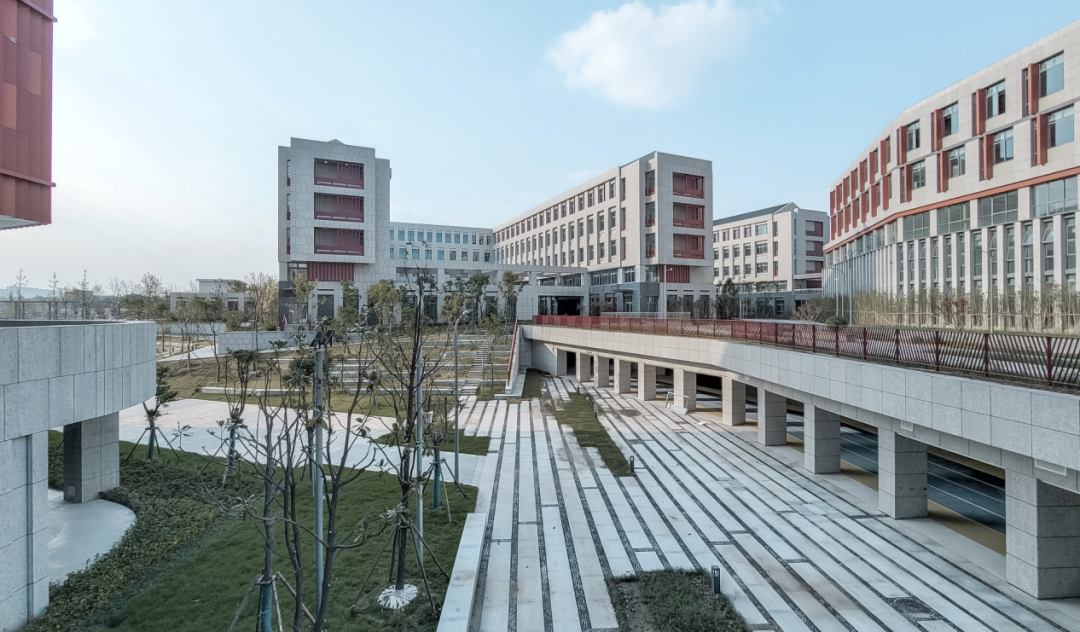 西区新城高级中学丨中国扬州丨华造设计-26