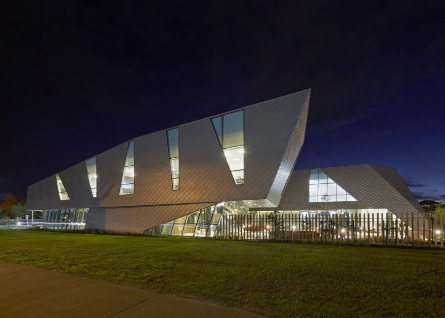 维多利亚大学学生领导的职业间健康诊所-48