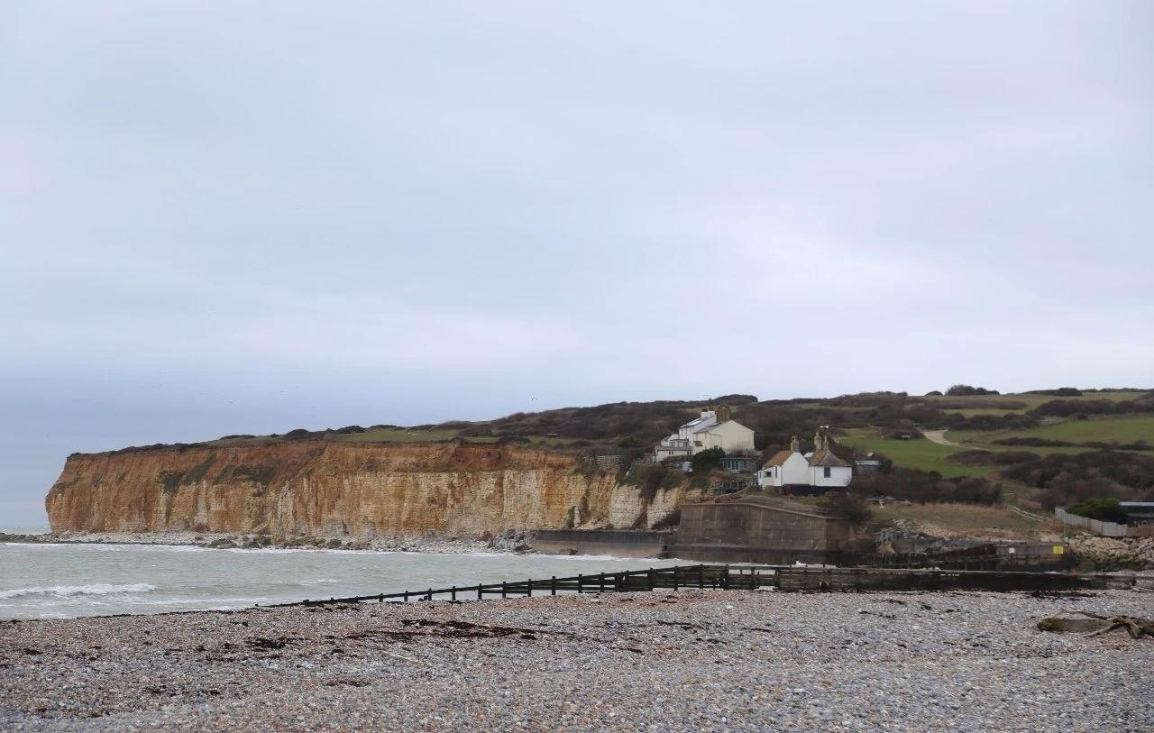 设计在旅途,伦敦River Thames白色公寓丨英国伦敦丨懒猫创意空间-38