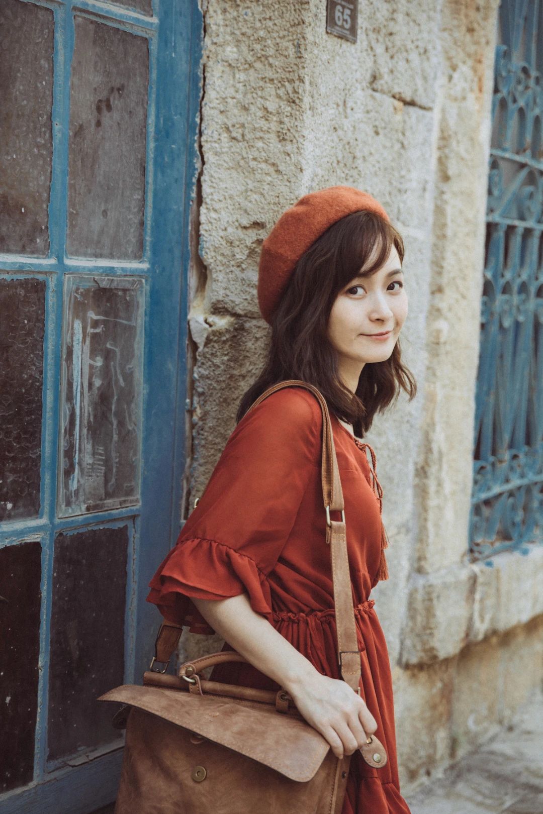 广州摄影师 35 万爆改 135㎡老洋房,实现居住摄影工作室双重功能-2