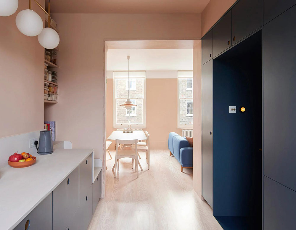 伦敦现代公寓的粉色与蓝色调设计-11