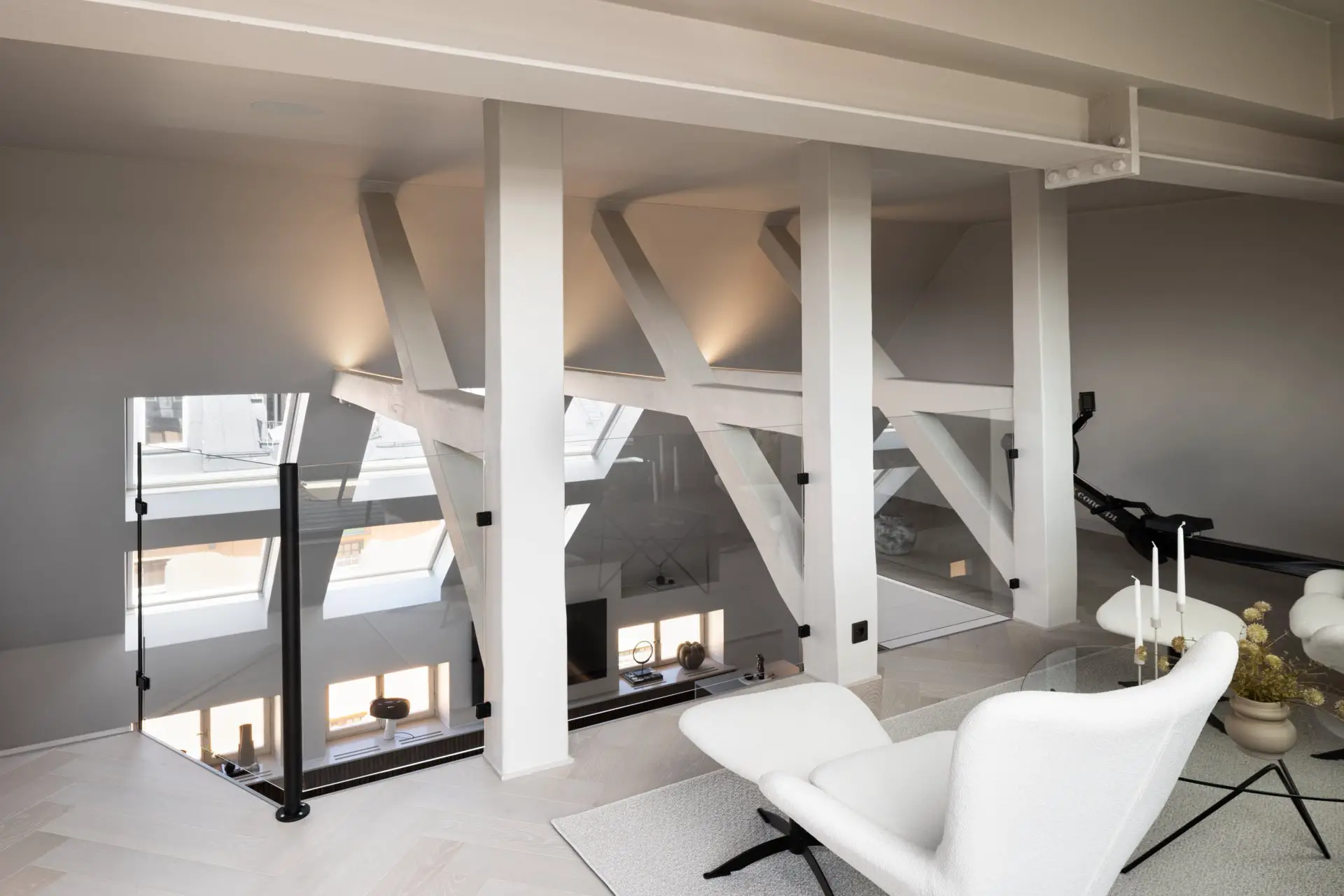 瑞典独特设计复式公寓,尽享城市宁静美景-12