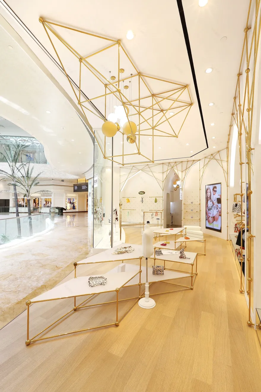 UM Junior 童装店 · 金色奇想空间-17