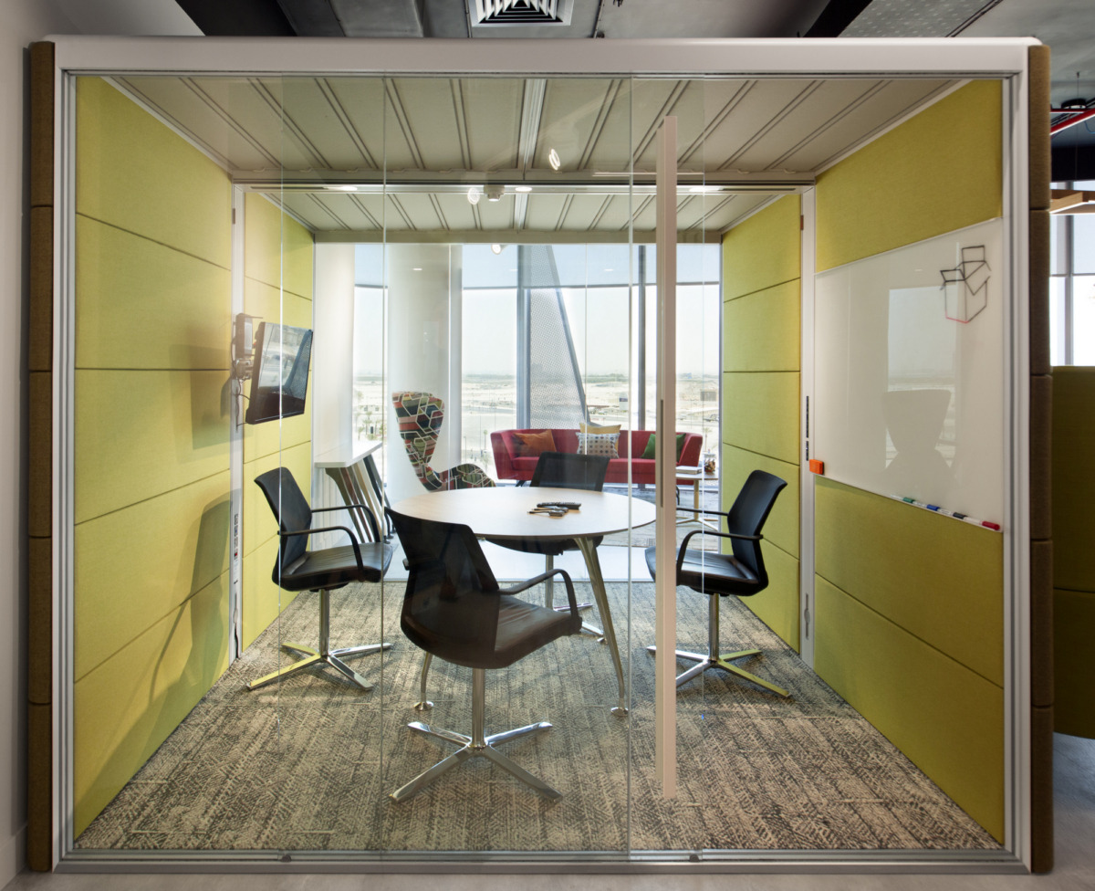 Orangebo· 迪拜智能办公空间展示-14