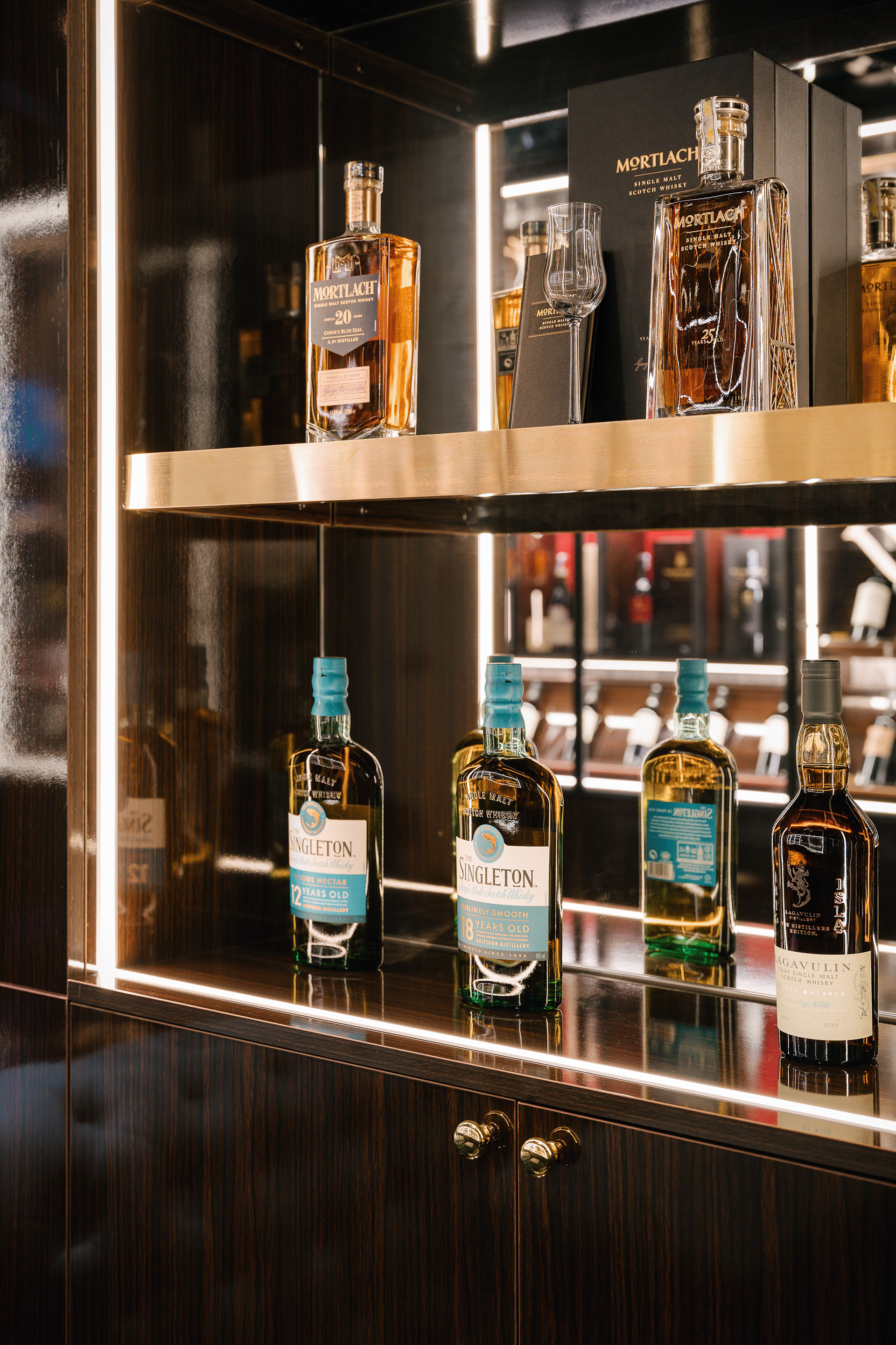 WINE LEGEND 室内照片丨越南河内丨Naki Wood Studio-20