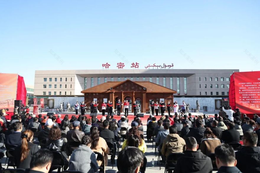 “哈密精神”万岁!央美雕塑系情景式公共艺术作品为人民塑像-22