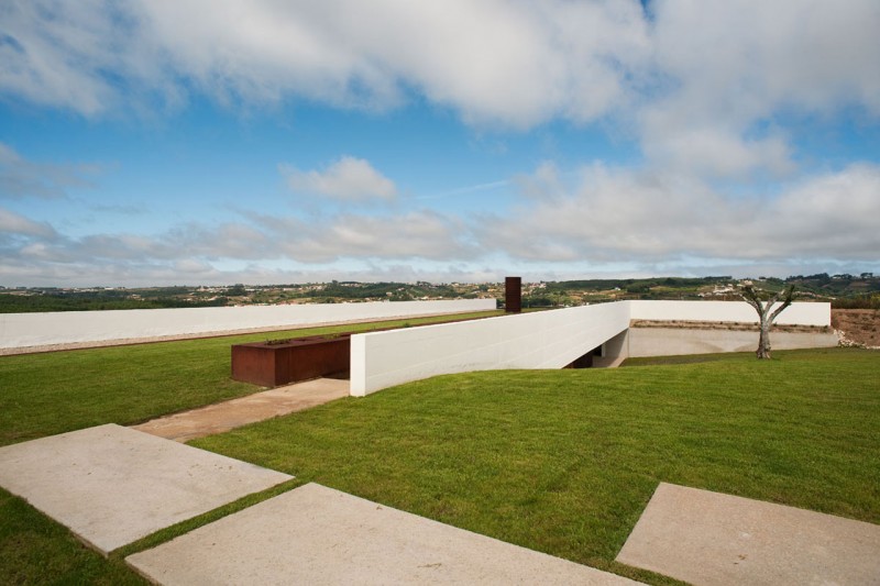 House in Alcobaça by Topos Atelier de Arquitectura-7