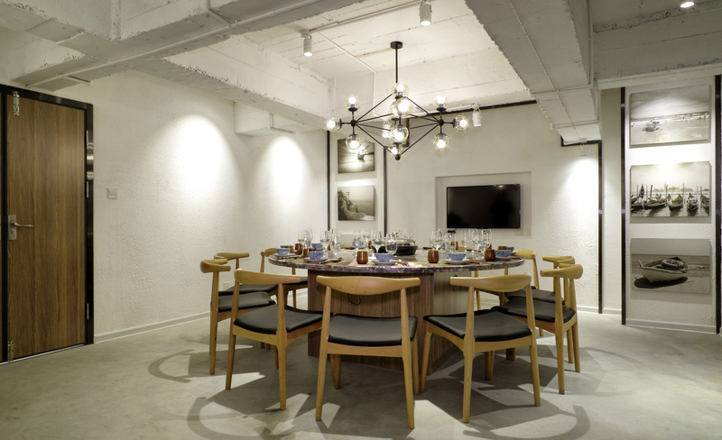 滇池畔的简约蒸汽海鲜餐厅-15