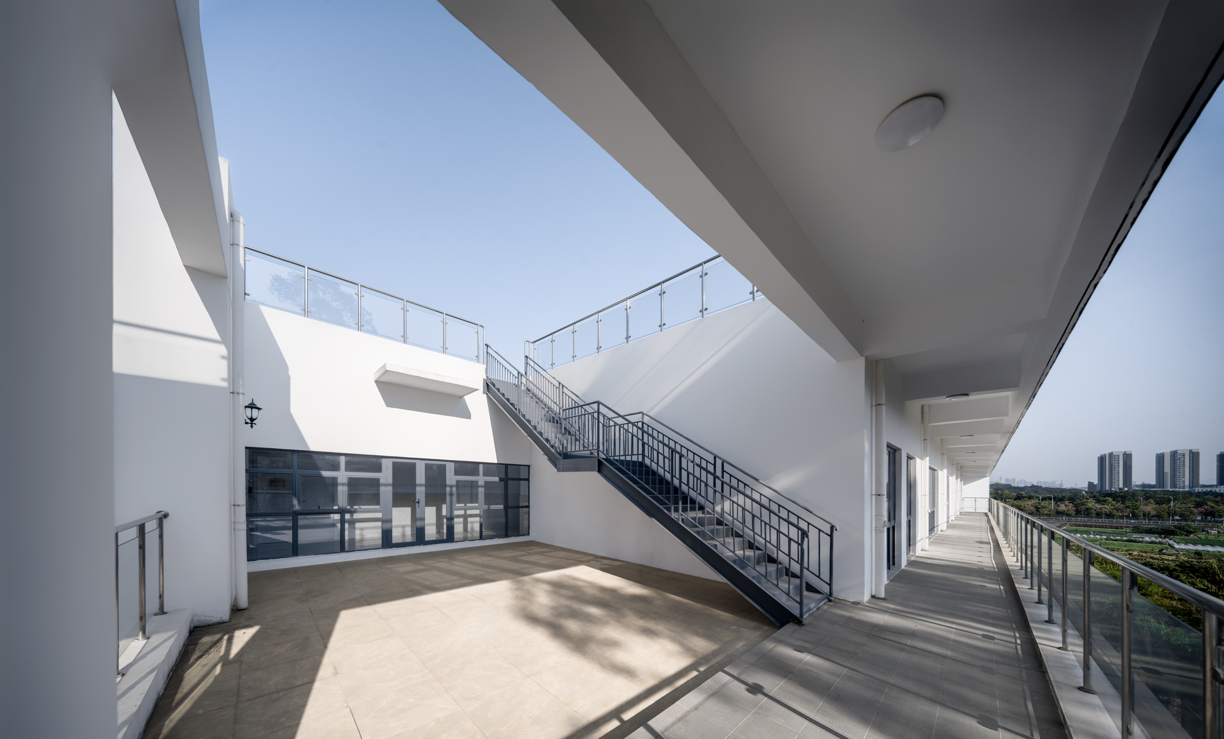 深圳龙东消防站 / 深大建筑设计院“钟中+钟波涛”工作室-9