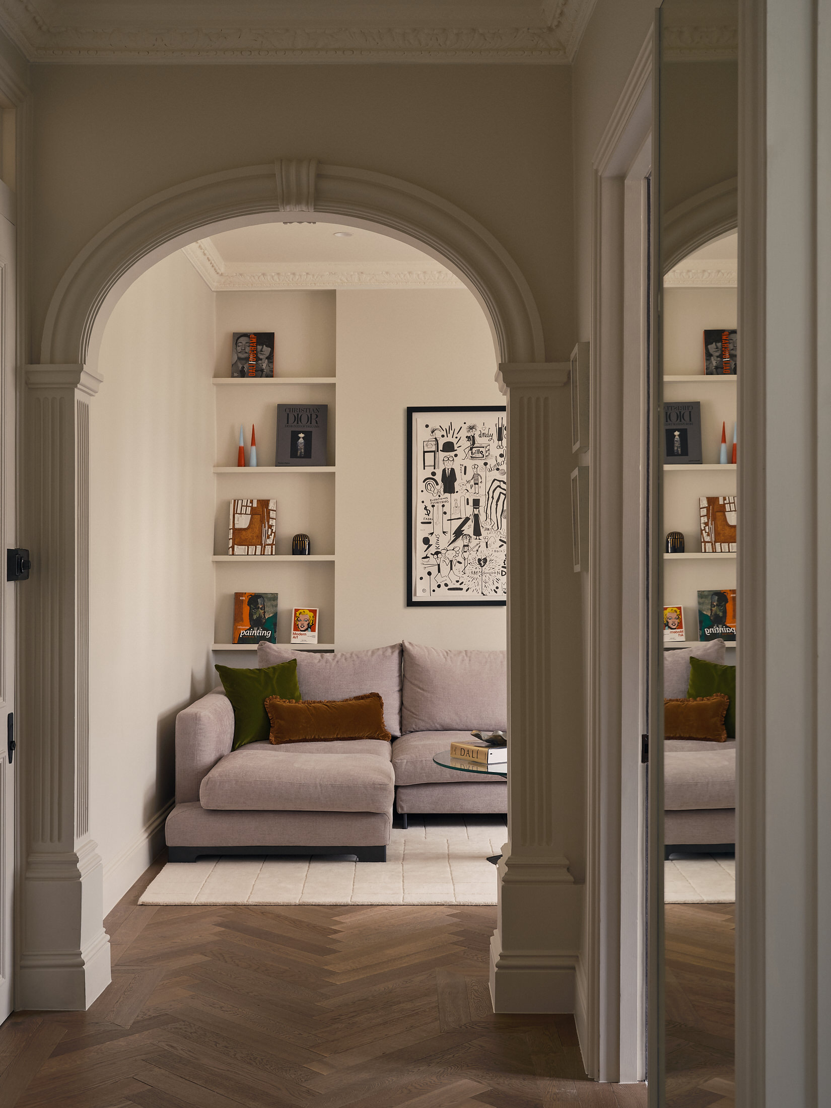 Neutral Canvas: A St John’s Wood Home Built Around Art.-19