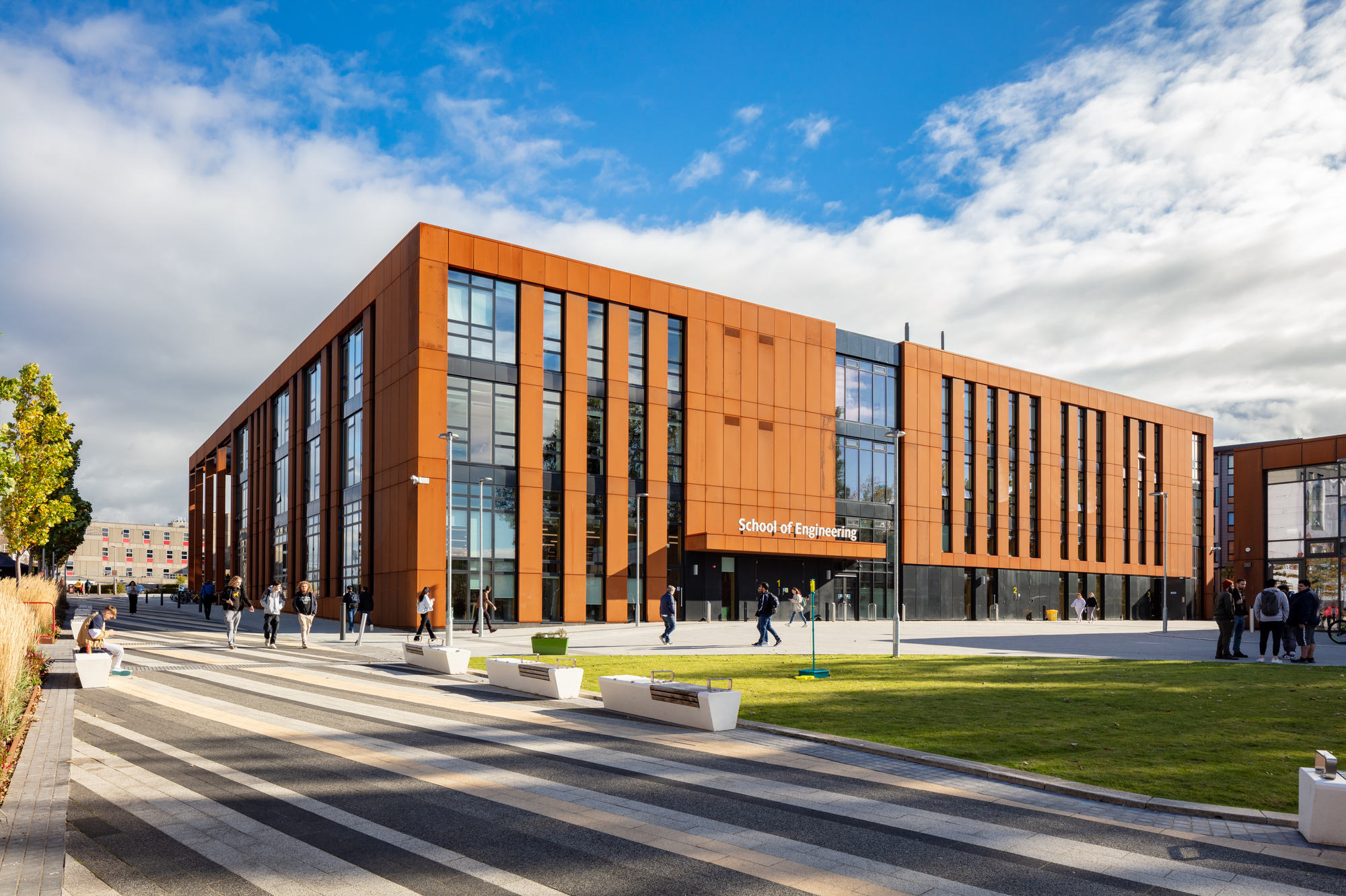 英国布里斯托大学工程学院丨AHR-14