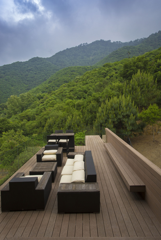 墨西哥山间混凝土住宅的透明与渗透-66