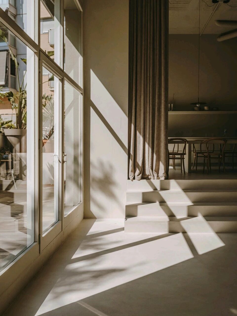 极简办公空间美学丨Isern Serra-61