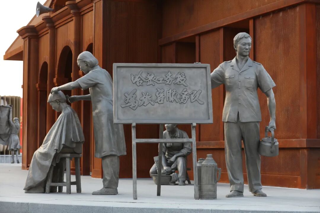 “哈密精神”万岁！央美雕塑系情景式公共艺术作品为人民塑像-59