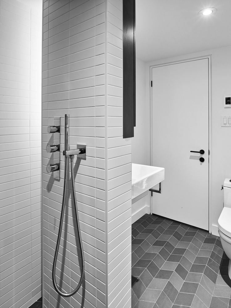 多伦多现代家庭住宅翻新-43