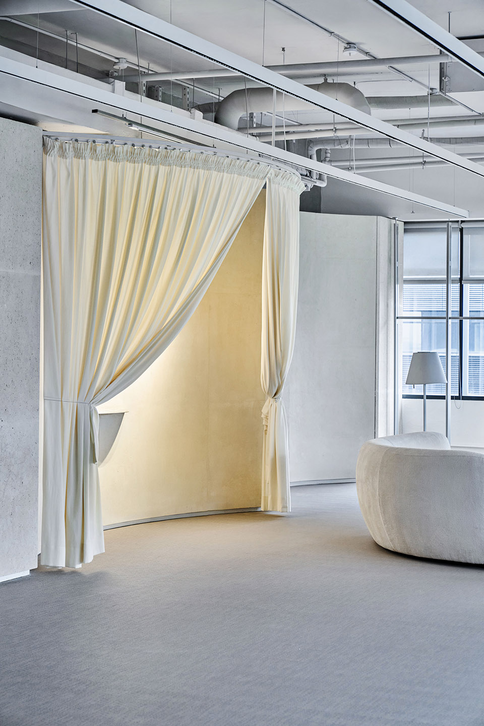 Fourher女装展厅丨中国上海丨乔和桥治建筑实验室-40