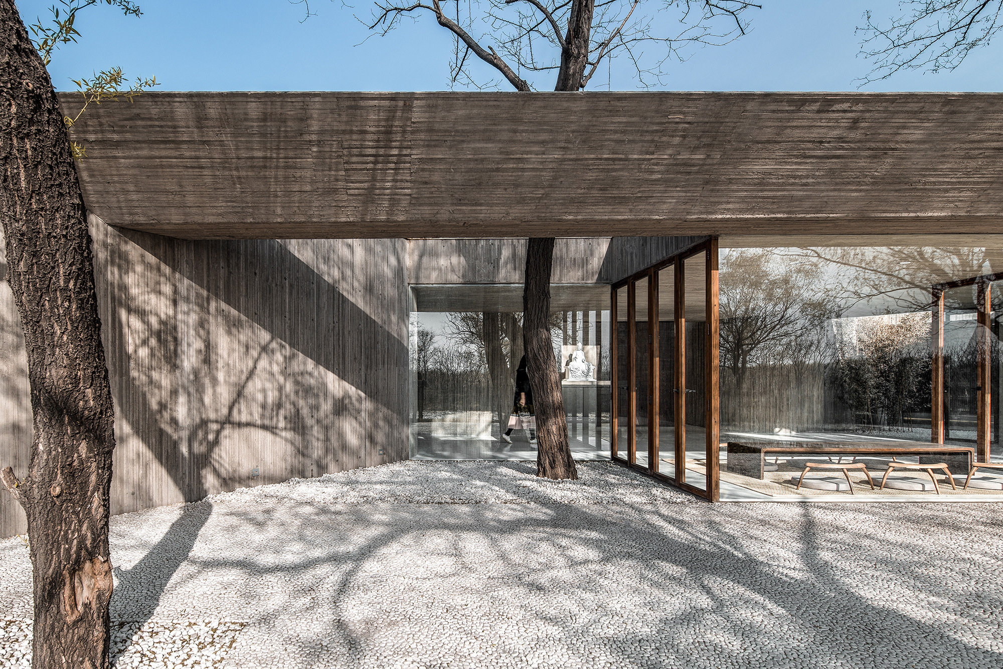 Waterside Buddist Shrine / ARCHSTUDIO-54