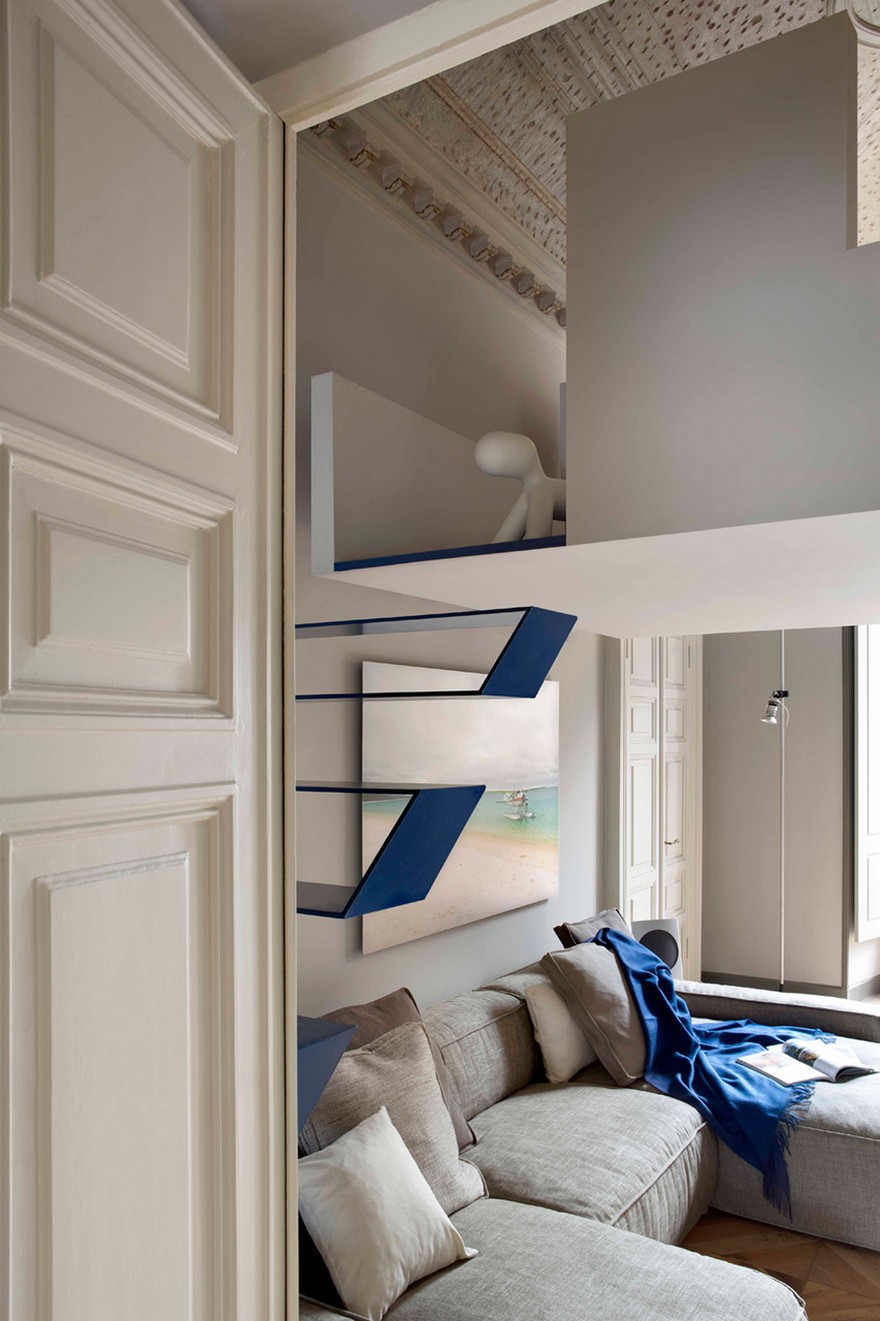 Lovely Apartment in Torino Cleverly Combines Classical Details with Contemporary Arrangements-24