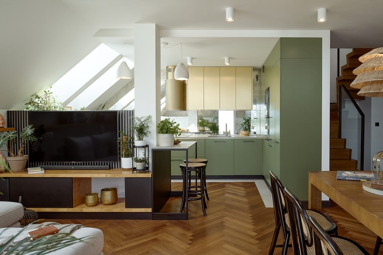 Apartament w stylu urban jungle na obrzeżach Wrocławia dla rodziców i dwóch córek - PLN Design-1