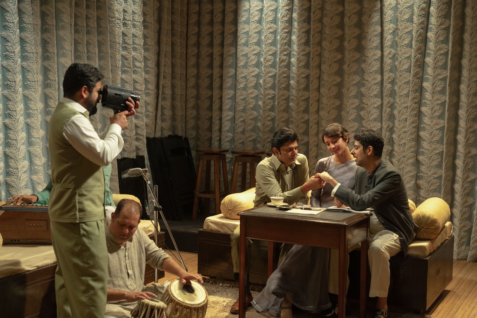 Netfli·电影《Qala》场景设计丨印度加尔各答-24