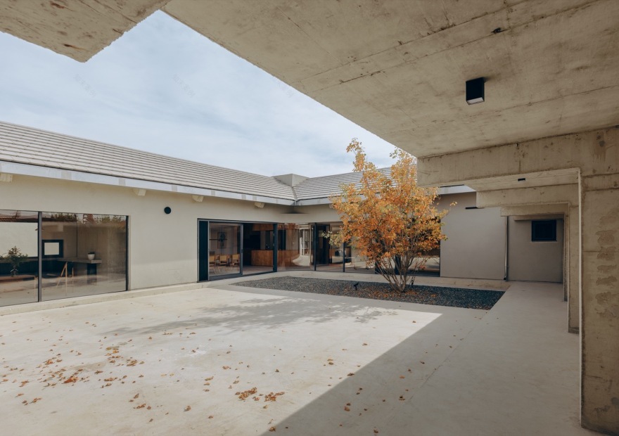 十字交叉之家 – 一朵屋面下的安顿与穿梭丨中国北京丨察社办公室-87