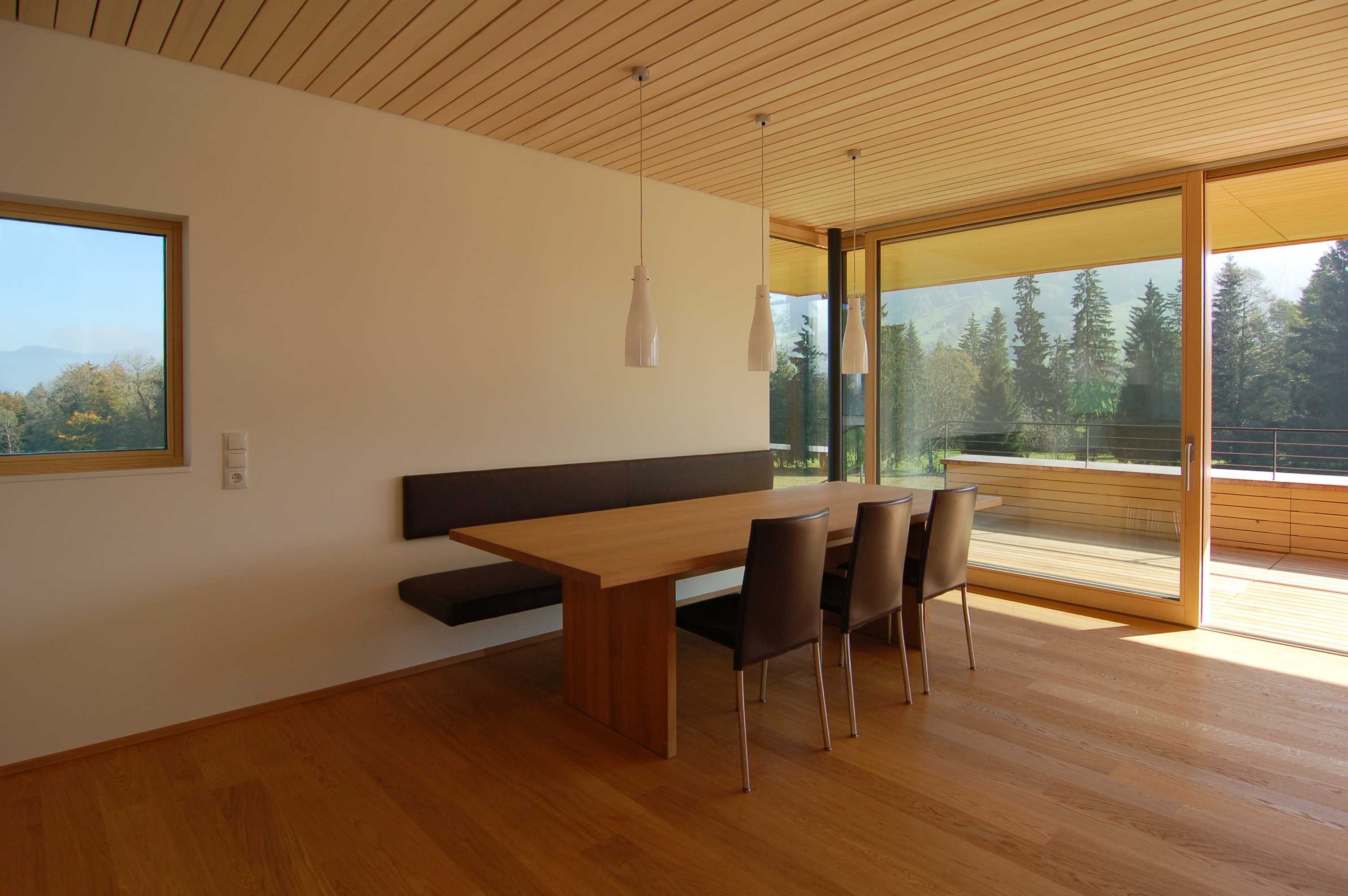 乡间白色松木住宅,融入自然的现代设计-9