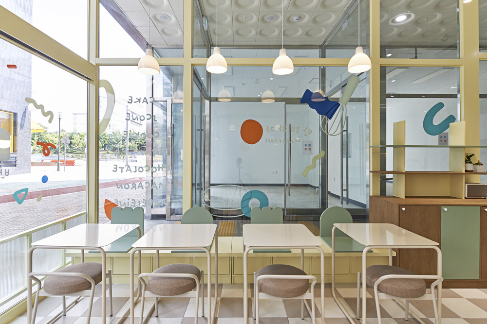 迷你的 16 平米糖果店，简洁可爱设计-7