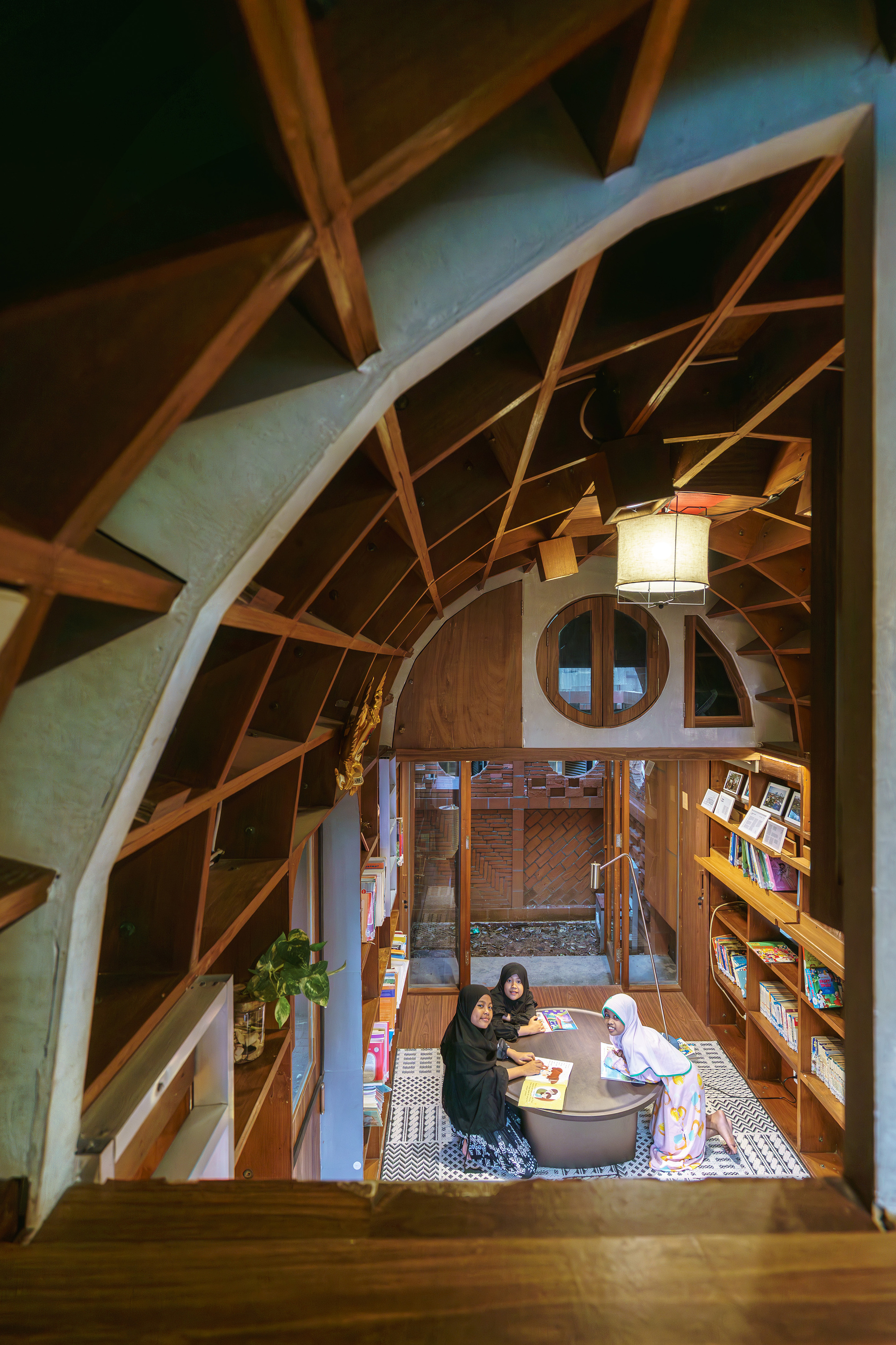 绿意盎然的别墅住宅兼工作室丨印度丨Realrich Architecture Workshop-48