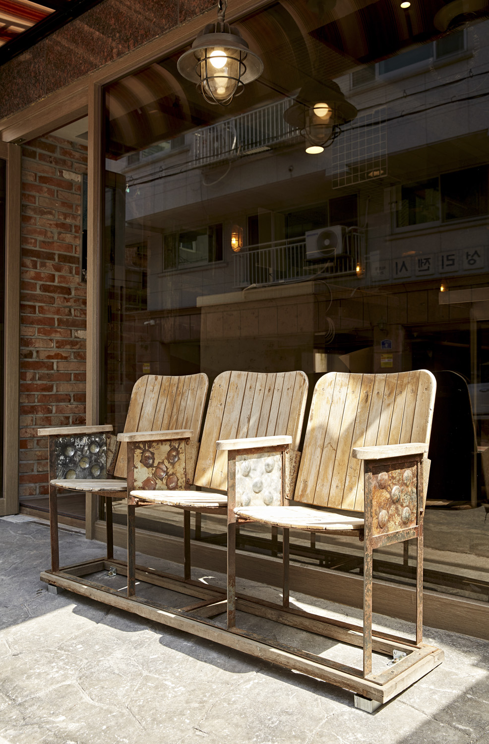 "现代简约餐厅设计 - 8 平米小空间的完美利用"-17