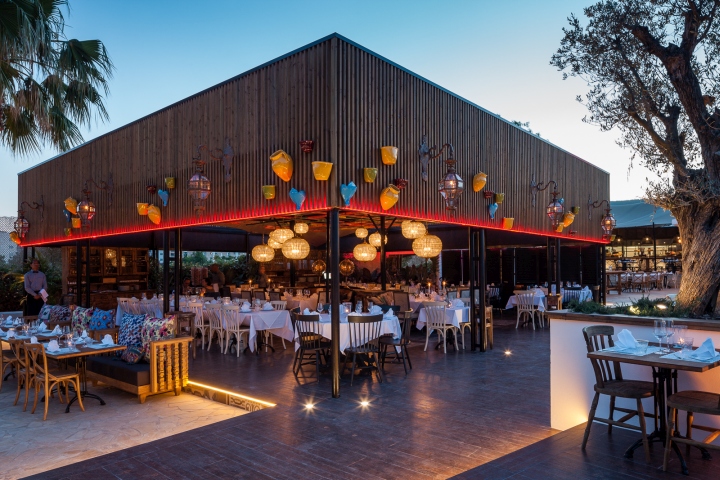 伊比萨El Carnicero餐厅室内空间创意设计-1