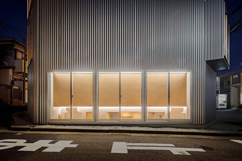 "东京'公寓 S' | 倾斜角落与宽敞开口赋予空间活力"-21