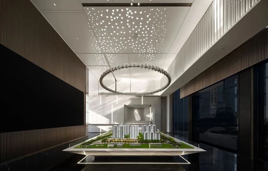 城市情怀与空间本质的融合·300㎡高级设计售楼处丨忆创设计-0