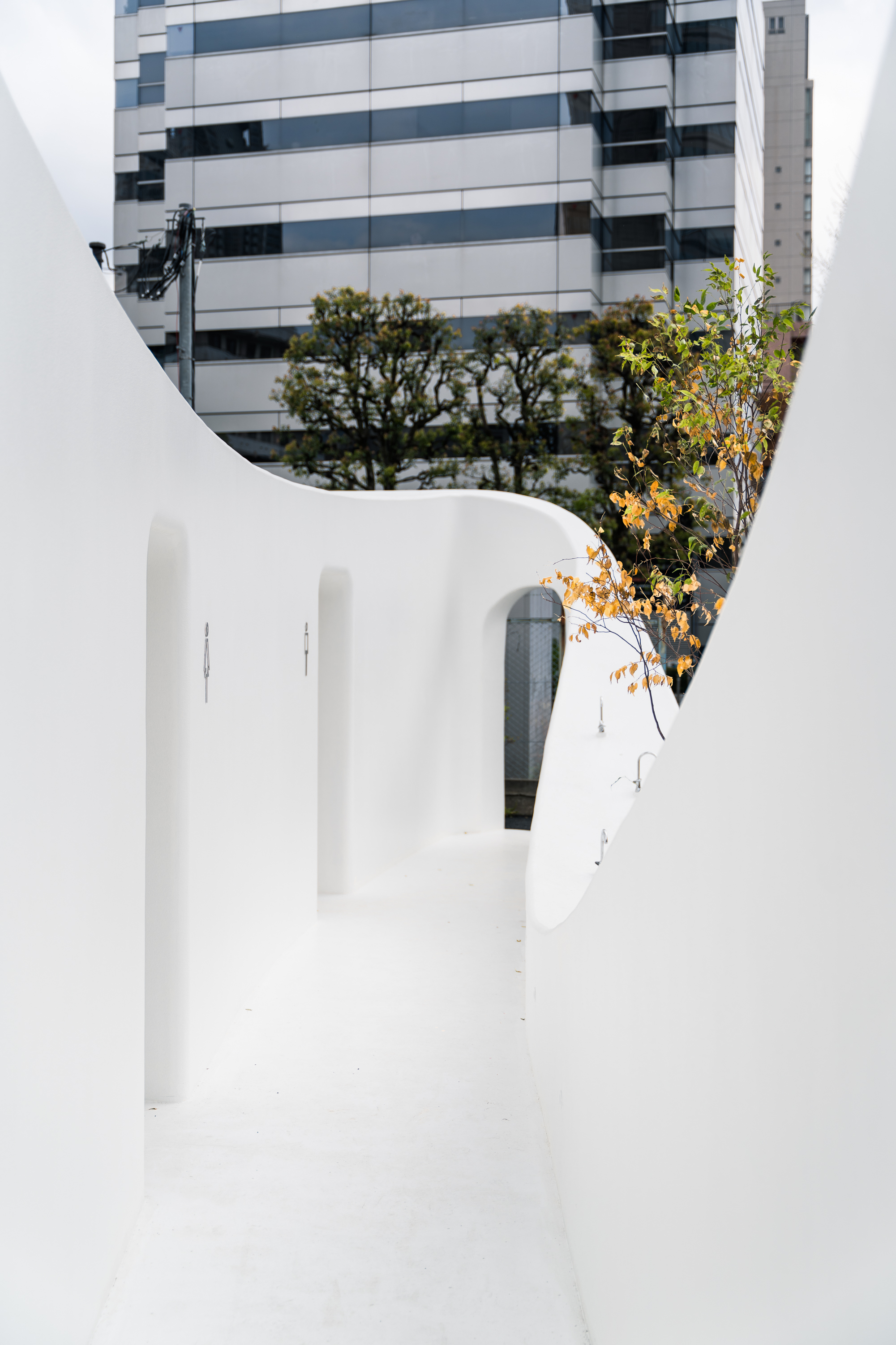 Sou Fujimoto Architects - 西参道公衆トイレ-11