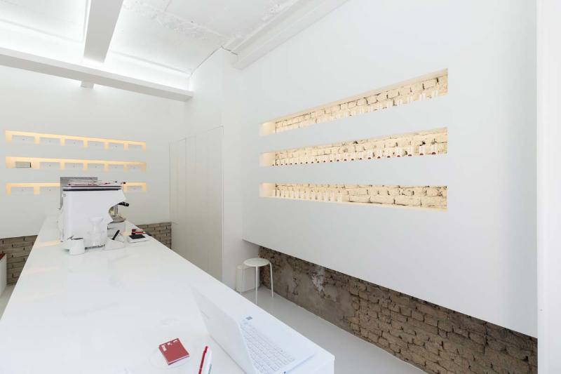 简约 12 坪咖啡厅，红白设计展现个性空间-11