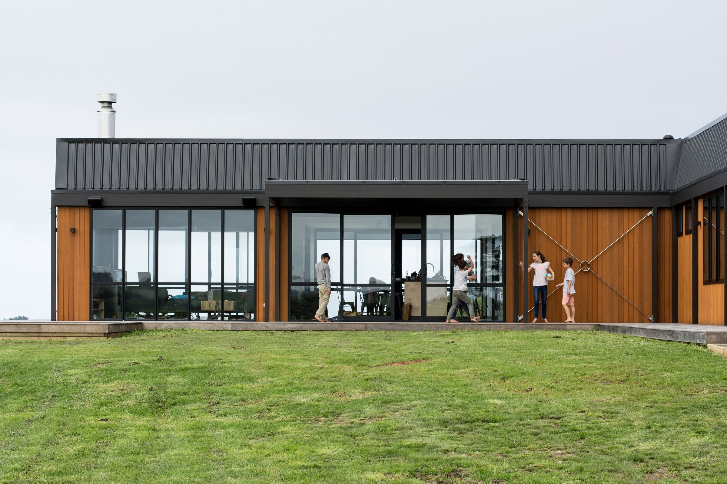 新西兰 Te Arai L 型木屋 | 自然环保的家庭休闲空间-21