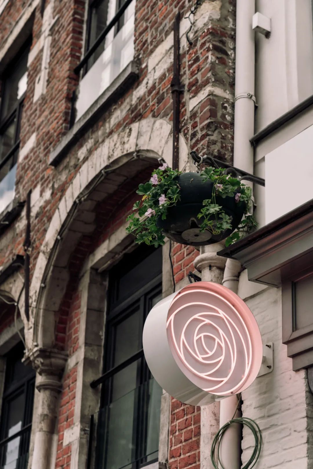 比利时 Tiffany 女装店设计丨WeWantMore & Han nelore Veelaert-4